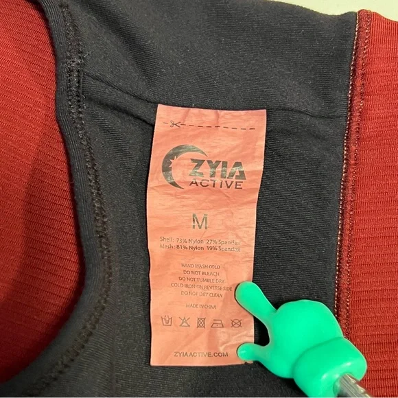 ZYIA Ribbed Sports Bra - Picture 6 of 7